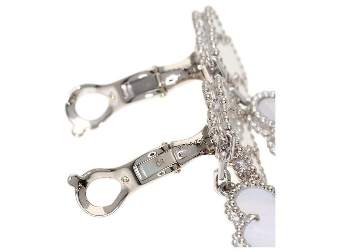 Van Cleef & Arpels Magic Alhambra 3-Motif Shell Chalcedony Ohrringe - Ansicht 3