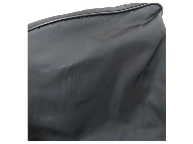 Prada Nylon Schultertasche - Ansicht 10