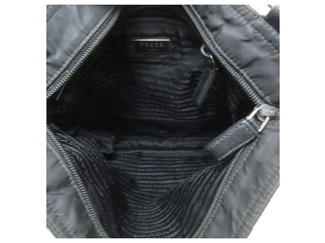 Prada Nylon Schultertasche - Ansicht 5