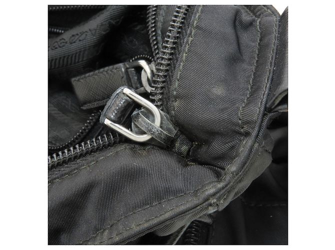 Prada Nylon Schultertasche - Ansicht 9