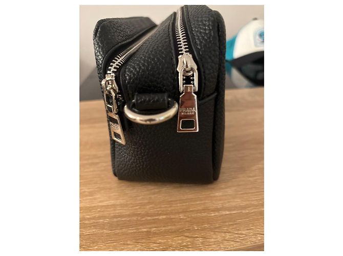 Pochette Prada in pelle nera grana - vista 6