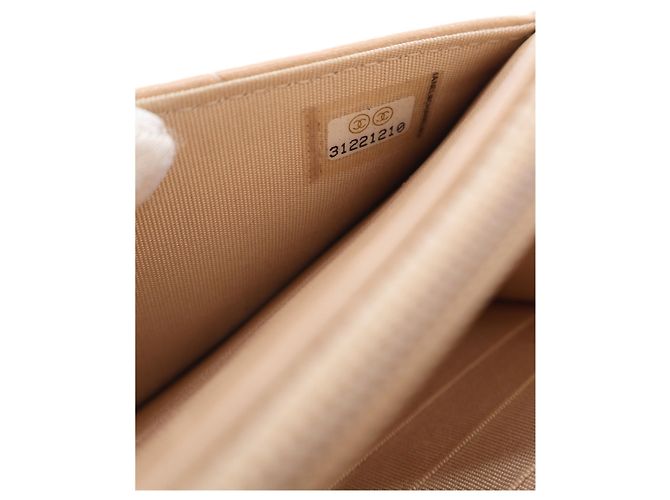 Chanel Beige Quilted Lambskin 19 Wallet on Chain - vista 4