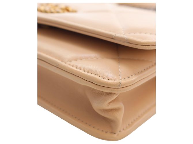 Chanel Beige Quilted Lambskin 19 Wallet on Chain - vista 8