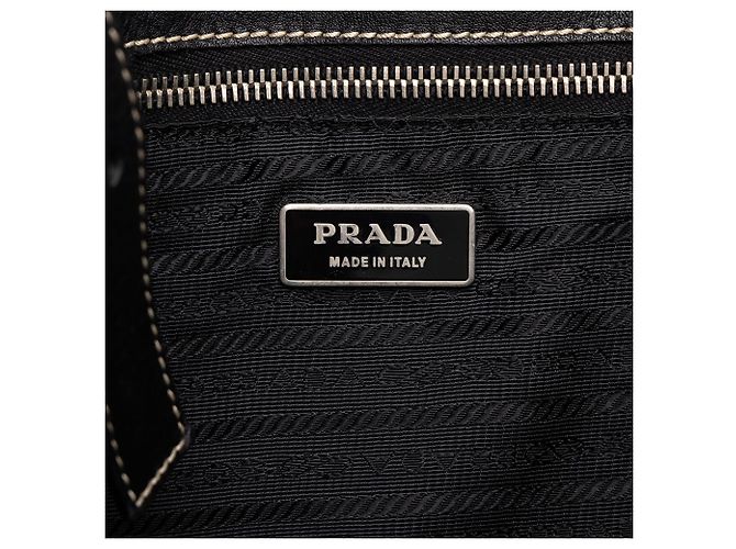 Prada Vitello Daino Tote in Schwarz mit Doppelverschluss - Ansicht 5