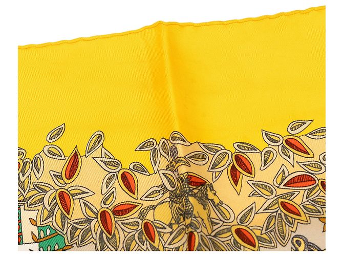 Hermès Yellow Le Paradis du Roy Seidentuch 90 - Ansicht 8
