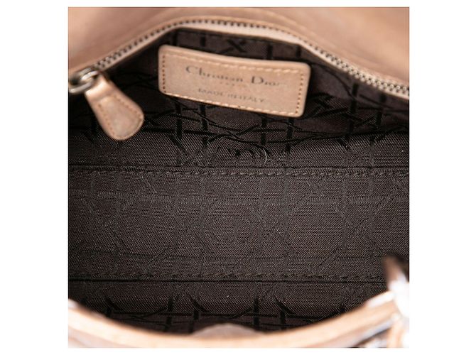 Dior Gold Mini Iridescent Lambskin Cannage Lady Dior - vista 4