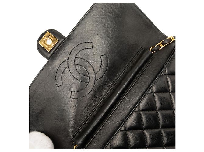 Chanel Black Medium CC Quilted Lambskin Single Flap - vista 7