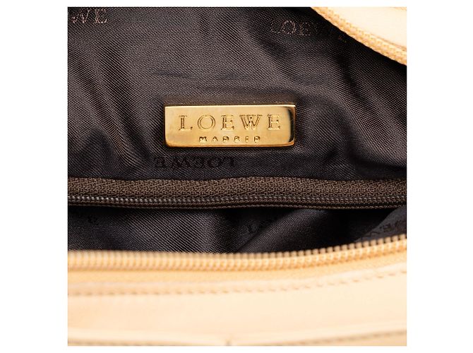 LOEWE Schultertasche aus beigem Leder - Ansicht 5