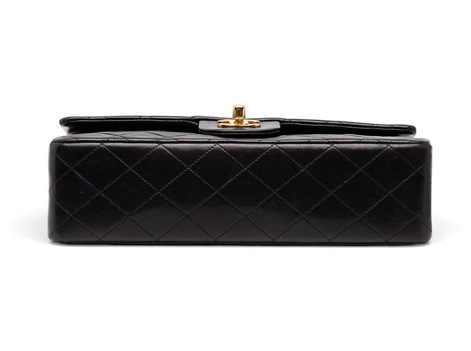 Chanel Black Medium Classic Lambskin Double Flap - vista 3