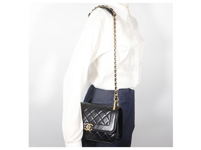 Borsa a tracolla Chanel Matelassé con catena - vista 13