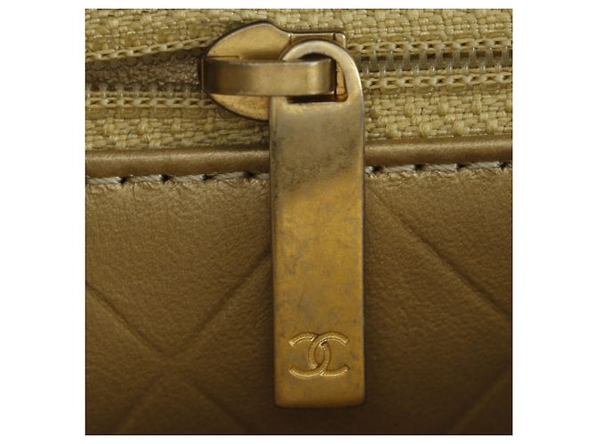 Borsa a tracolla Chanel Matelassé con catena - vista 9