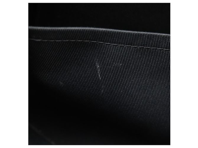 Louis Vuitton Mick PM Schultertasche - Ansicht 9