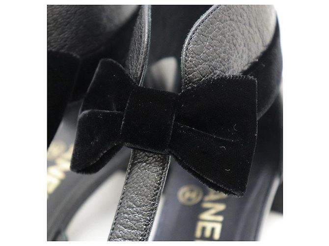 Décolleté in pelle e nastro di velluto Chanel - vista 3