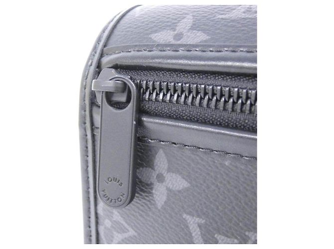 Sac à épaule Louis Vuitton Bosphore Wearable Wallet Monogram Eclipse - vue 4