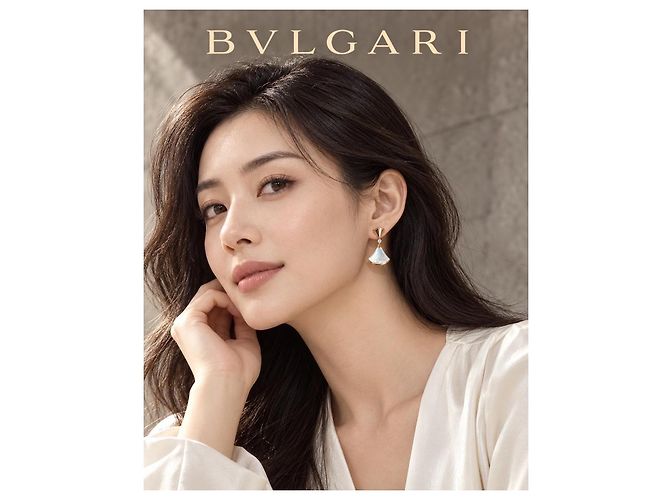 Bulgari Divas' Dream Orecchini in Oro Rosa e Diamanti - vista 2