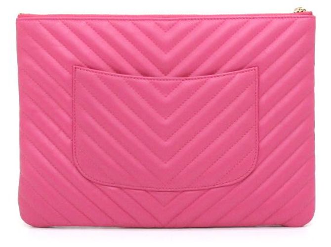 Chanel Clutch Bag New Medium in pelle d'agnello Chevron Gold CC - vista 4