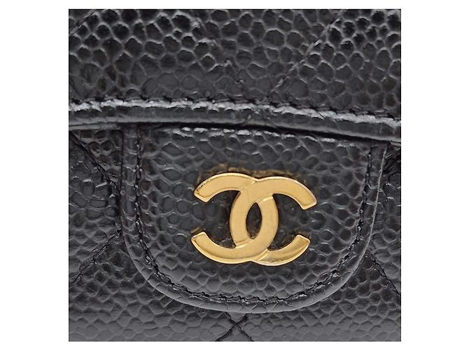 Chanel Kartenetui mit Klappe aus Caviar-Leder - Ansicht 5