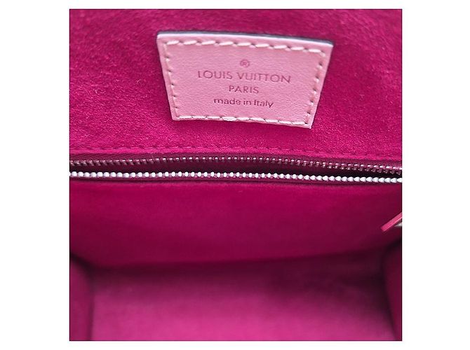 Louis Vuitton Epi Saphir BB Borsa in pelle rosa - vista 6