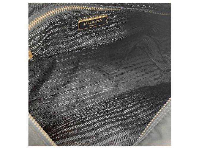 Prada Borsa Messenger Crossbody in Nylon con Logo Triangolare - vista 7