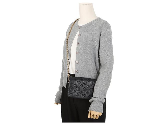 Louis Vuitton Borsa a tracolla Pochette Coussin Monogram in pelle di agnello nera - vista 11