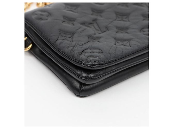 Louis Vuitton Borsa a tracolla Pochette Coussin Monogram in pelle di agnello nera - vista 6