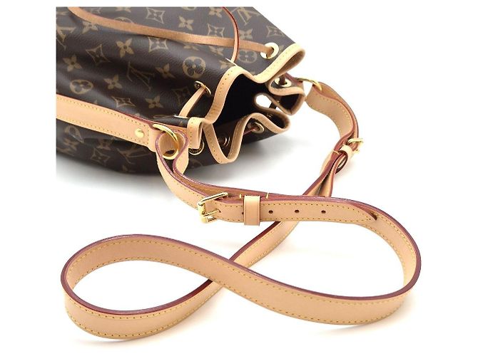 Bolso Louis Vuitton Noe BB Monogram - vista 12