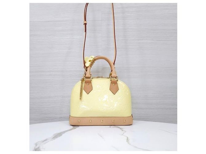 Louis Vuitton Monogram Vernis Alma BB Yellow - Ansicht 10