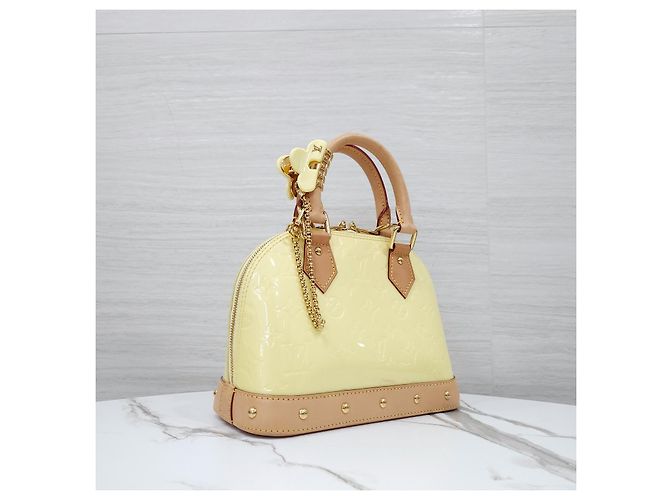 Louis Vuitton Monogram Vernis Alma BB Yellow - Ansicht 15