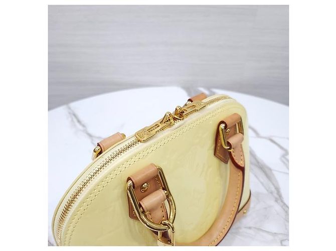 Louis Vuitton Monogram Vernis Alma BB Yellow - Ansicht 6