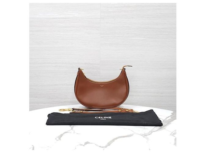 Céline Sac Ava à bandoulière moyenne en cuir de veau lisse Tan - vue 10