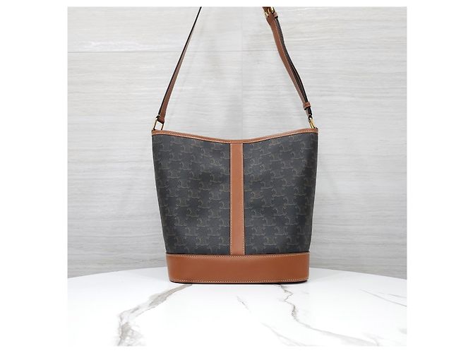 Céline Bolso Bucket Medium de Lona Triomphe Marrón - vue 13