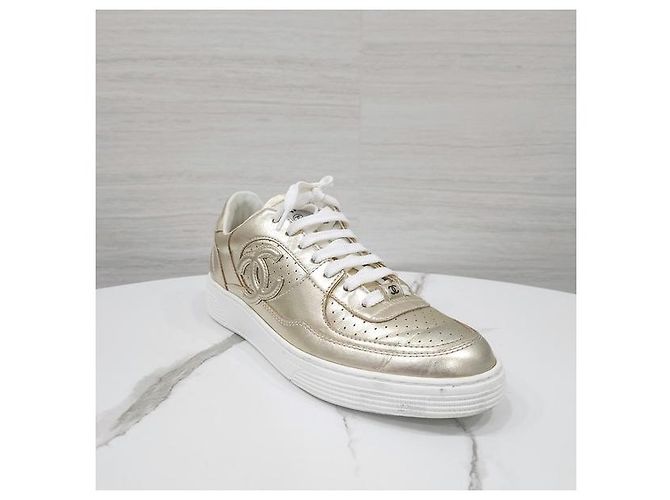 Chanel Sneakers dorate laminate - vista 5