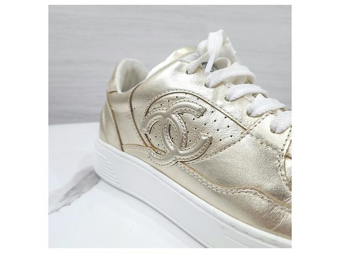 Chanel Sneakers dorate laminate - vista 6