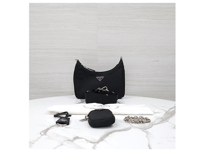 Prada Borsa a tracolla Re-Edition in nylon nera - vista 10