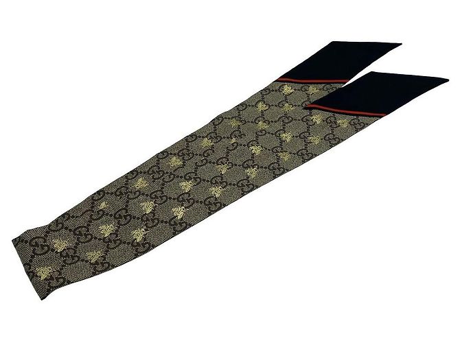 Gucci Lenço com Laço GG Bi Silk Beige Black - vista 3