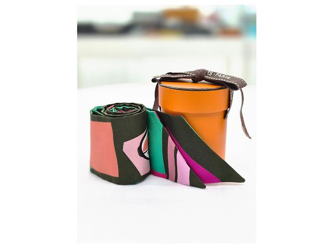 Hermès Pañuelo de seda Twilly Surf and Fun - vista 8
