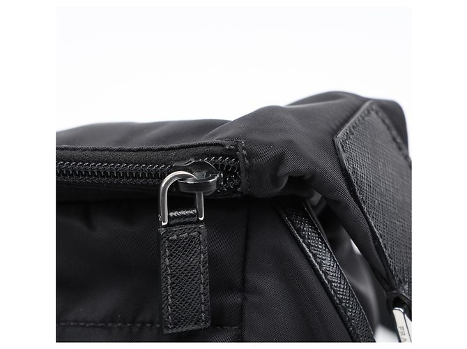 Prada Borsa a tracolla in Re-Nylon e pelle Saffiano Nero - vista 11