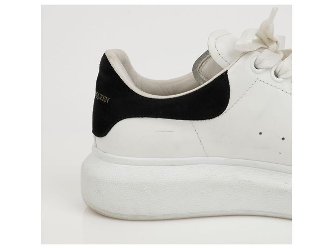 Alexander Mcqueen Baskets Oversole White Black Tab - vue 11