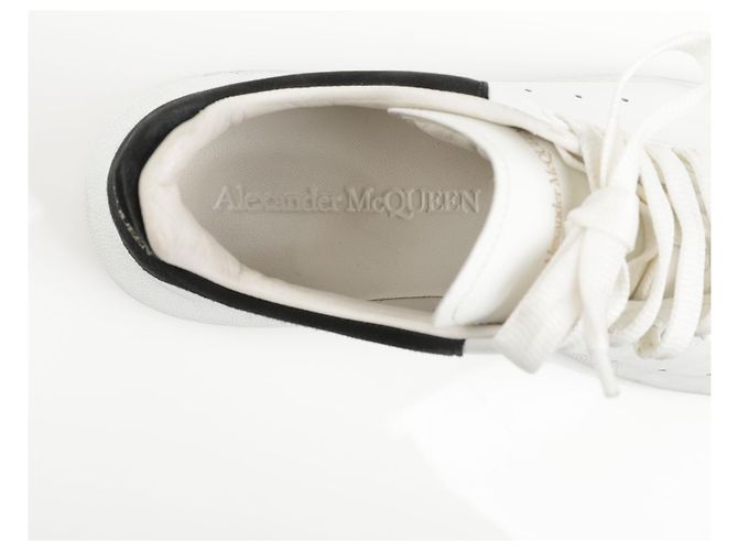 Alexander Mcqueen Baskets Oversole White Black Tab - vue 16