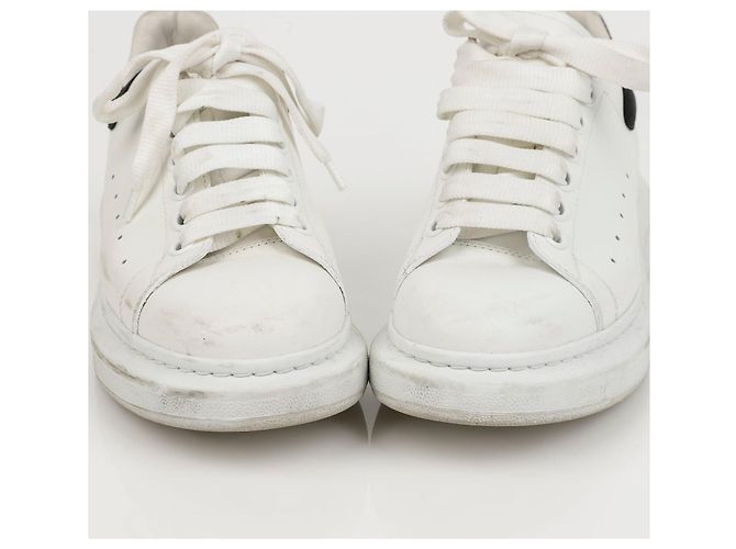 Alexander Mcqueen Baskets Oversole White Black Tab - vue 5