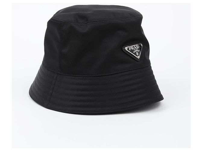 Prada Nylon Bucket Hat in Schwarz mit Dreiecks-Logo - Ansicht 2