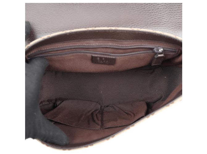Gucci Canvas Messenger Bag mit Klappe - Ansicht 14