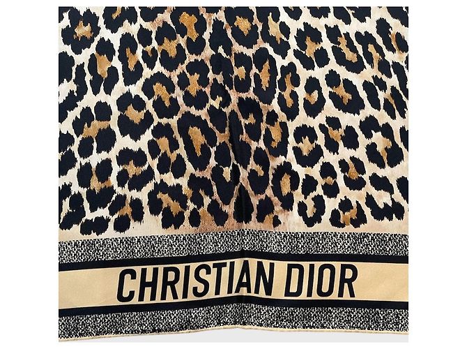 Lenço Dior leopardo castanho - vista 4
