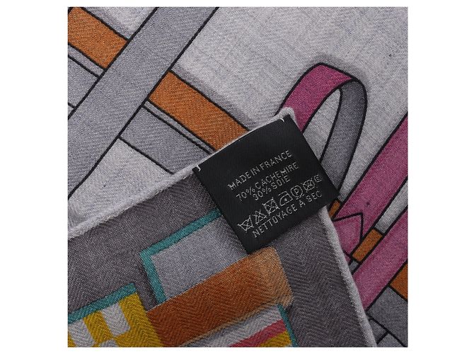 Hermès Carré Géant "LETTRES EQUESTRES" Sciarpa in Cashmere e Seta Grigia - vista 15