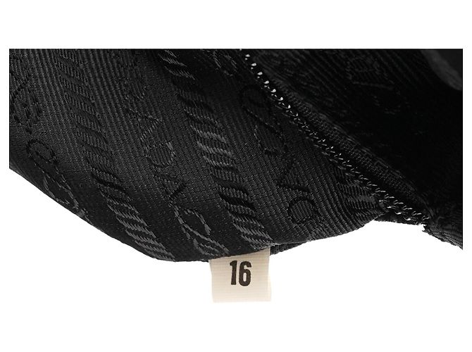 Prada Borsa Tessuto nera con manico in metallo - vista 13