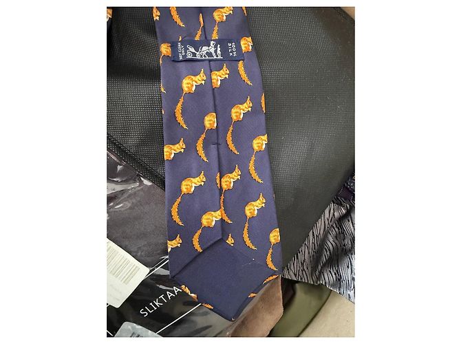 Cravatta Hermès in seta blu navy con motivo scoiattolo - vista 7