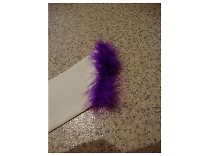 Autre Marque Sciarpa in seta crema con piume viola - vista 2