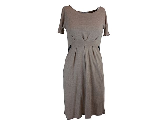 Les Petites Beige Kleid mit schwarzem Gürtel