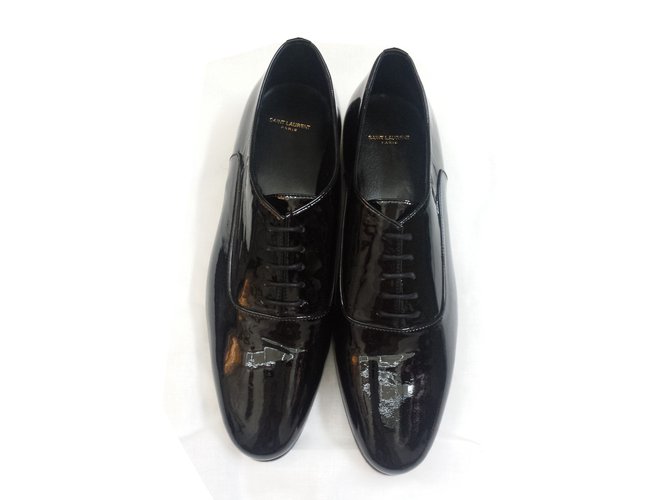 Yves Saint Laurent Lace ups Black Patent leather  ref.5972
