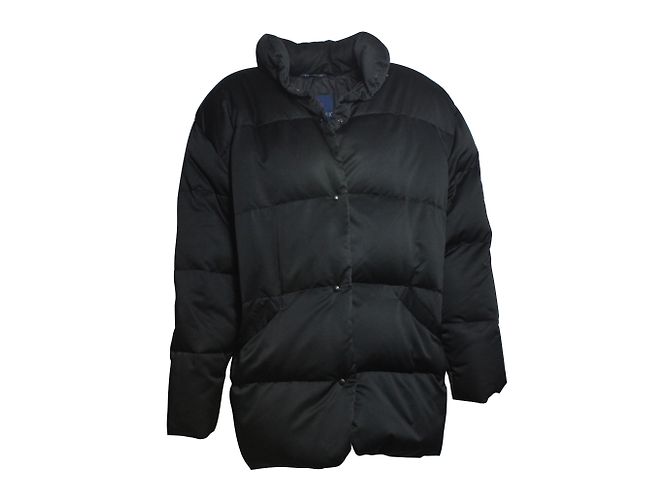 Giacca Moncler in satin nero e piuma d'oca